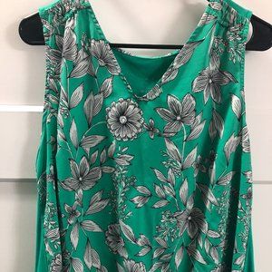 Green floral top